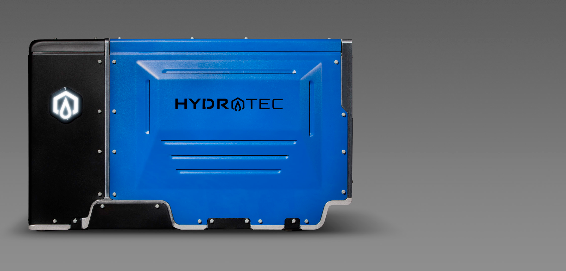Front View of the GM Powered Solutions HYDROTEC Fuel Cell Power Cube